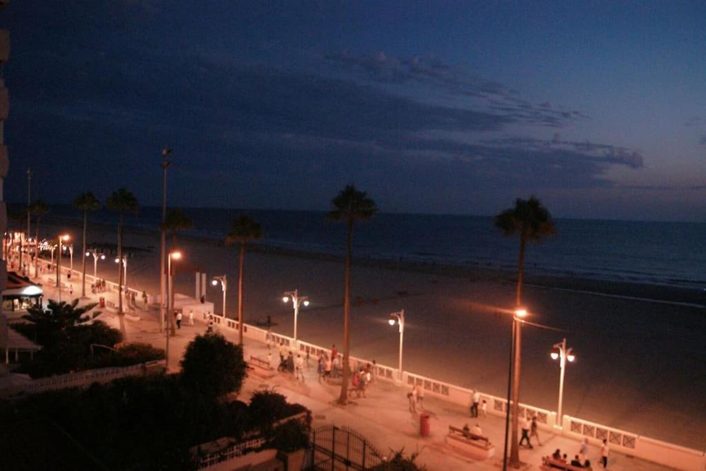 Apartmán Cadiz Paseo Maritimo Playa Victoria Frontal Mar Exteriér fotografie
